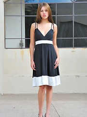 Shyla outdoors stretches her pussy wide open